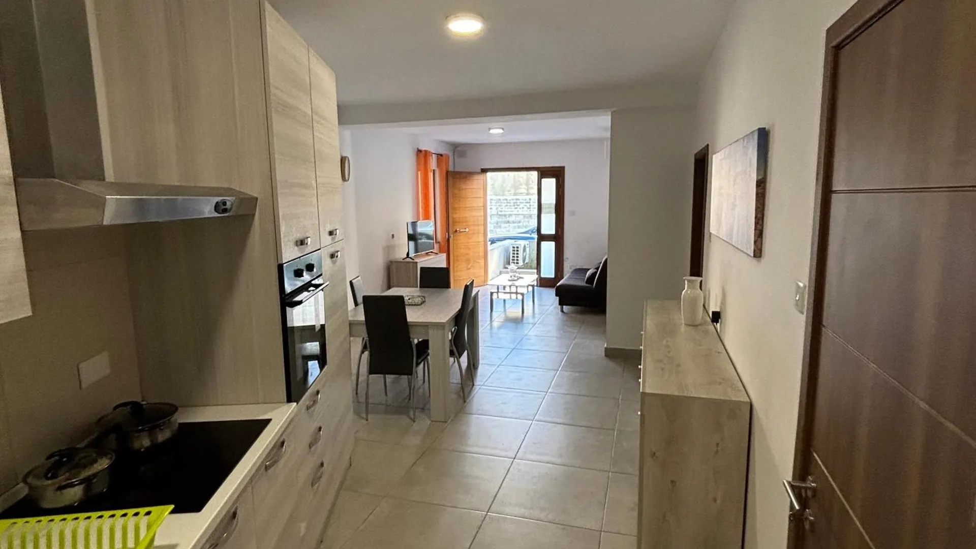 Cozy And Bright Central Room, Shared Flat Msida 0*,