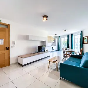  Aparthotel - Emmnic Court